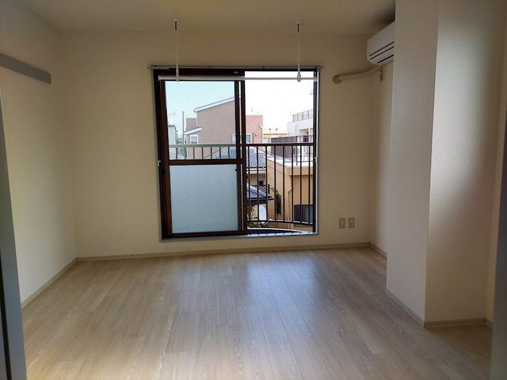 エンゼルモトスミの内装