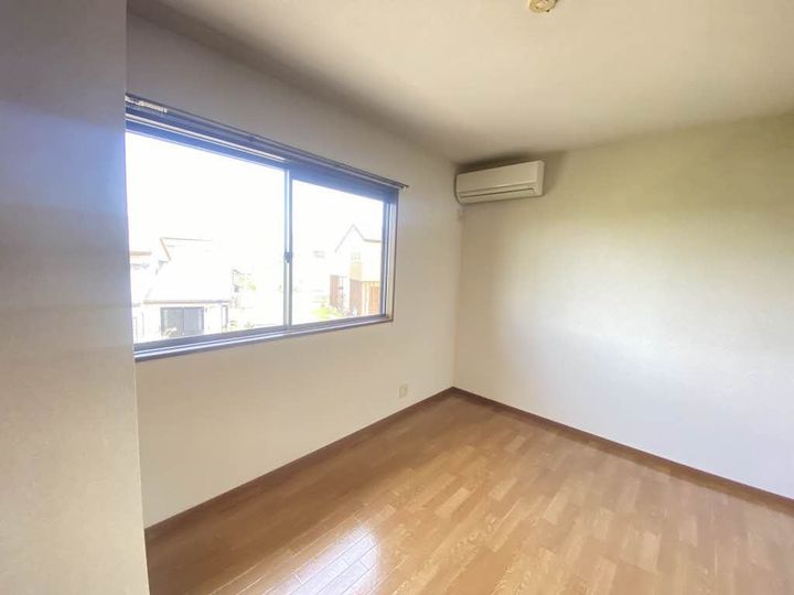 グランシードK II棟の居間