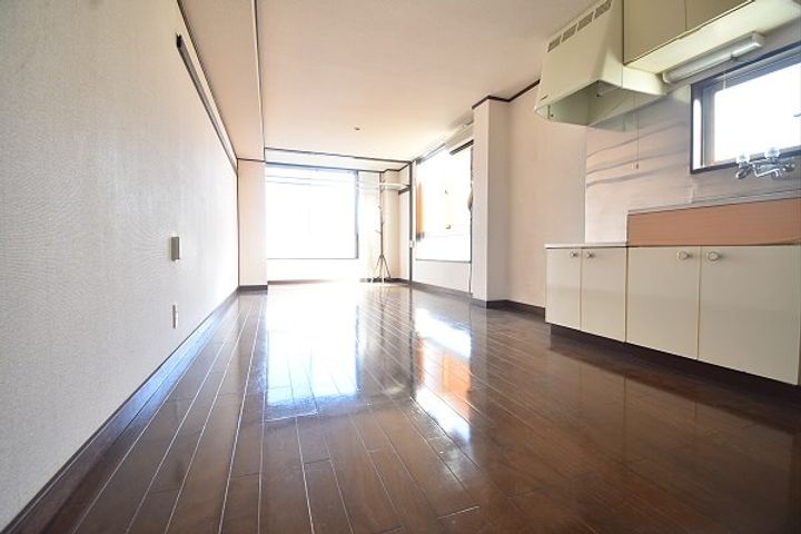 東京都調布市上石原2(マンション)の賃貸物件の居間