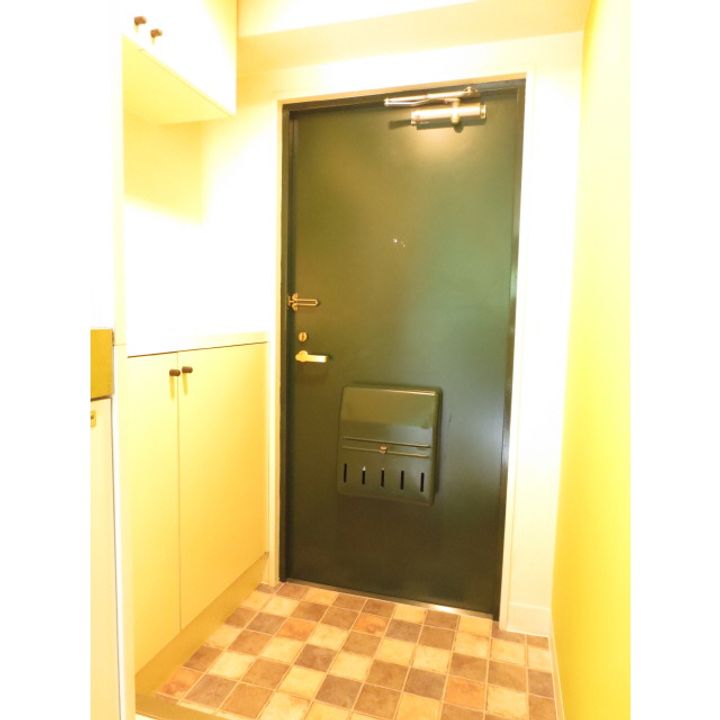 千代田レジデンス県庁東 402号の玄関