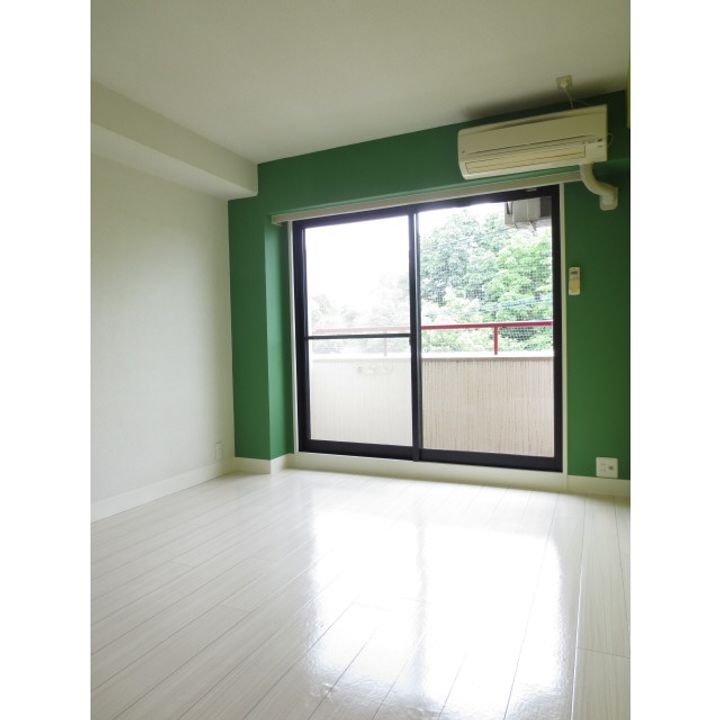 千代田レジデンス県庁東 402号の居間