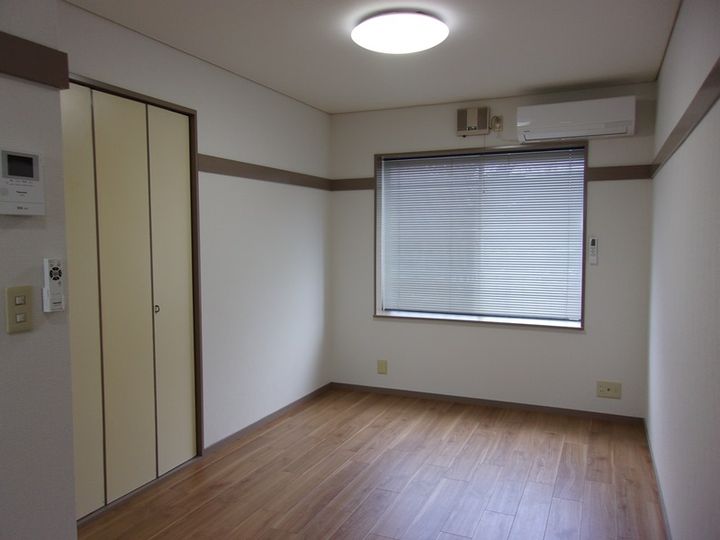 デゥヌゥの居間