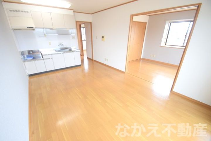 徳島県小松島市金磯町(マンション)の賃貸物件の居間