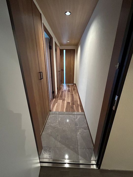 アンシェンヌ樫原の玄関