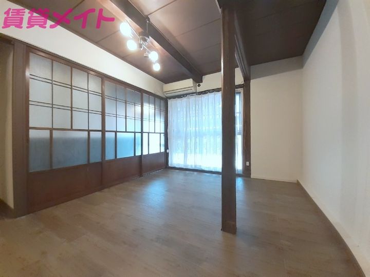 三重県四日市市富田一色町(一戸建)の賃貸物件の居間