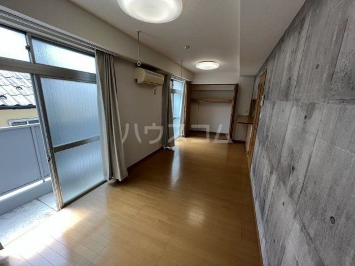 サンビレイ3の居間