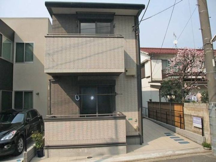 シェ・モア目黒IIの外観