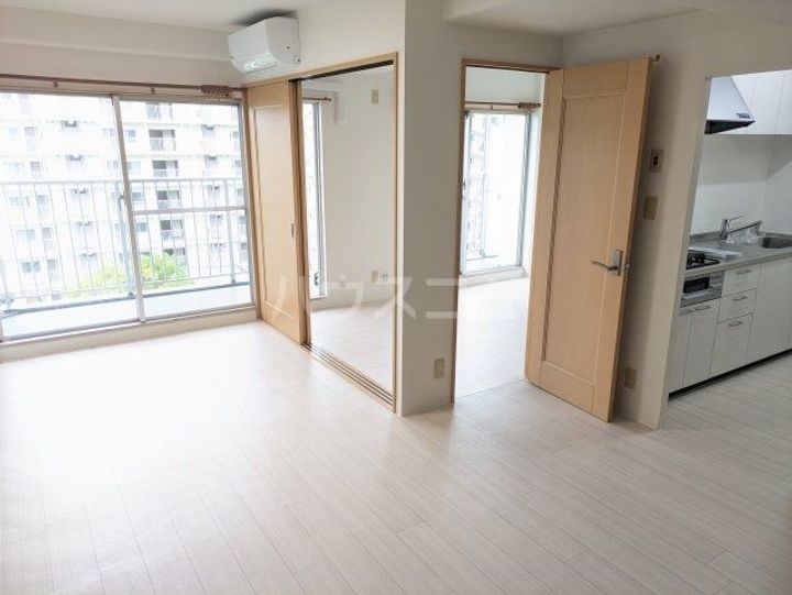 成田中央公園スカイハイツC棟の居間