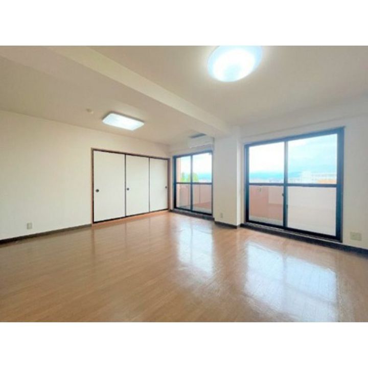 モンセーヌ堀川の居間