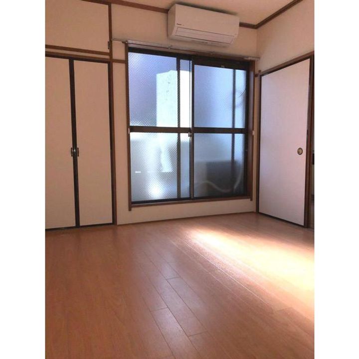 マロンデクレセント澤栗の居間
