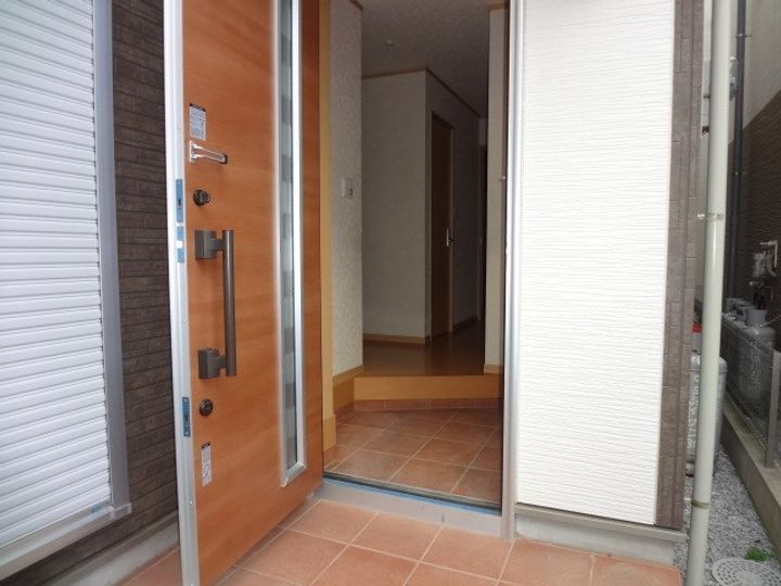 埼玉県川口市大字芝(一戸建)の賃貸物件の玄関