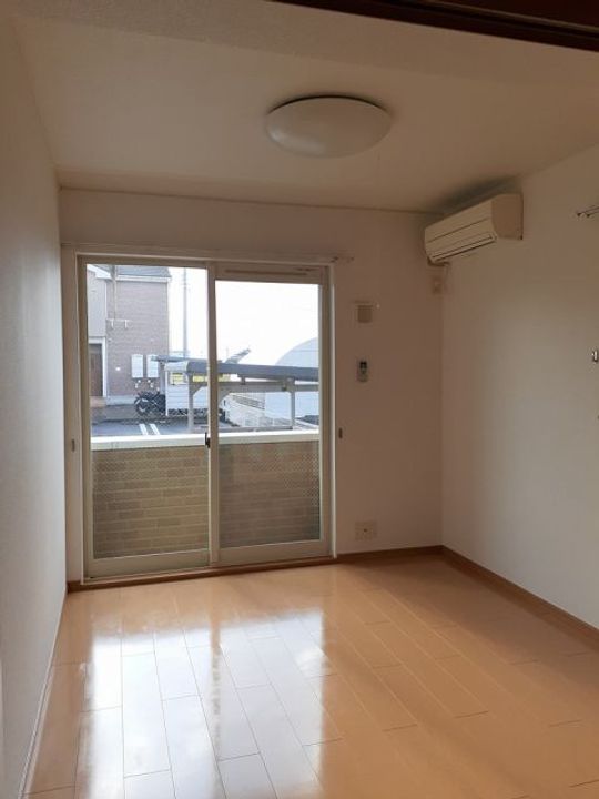 アグネス IIの居間