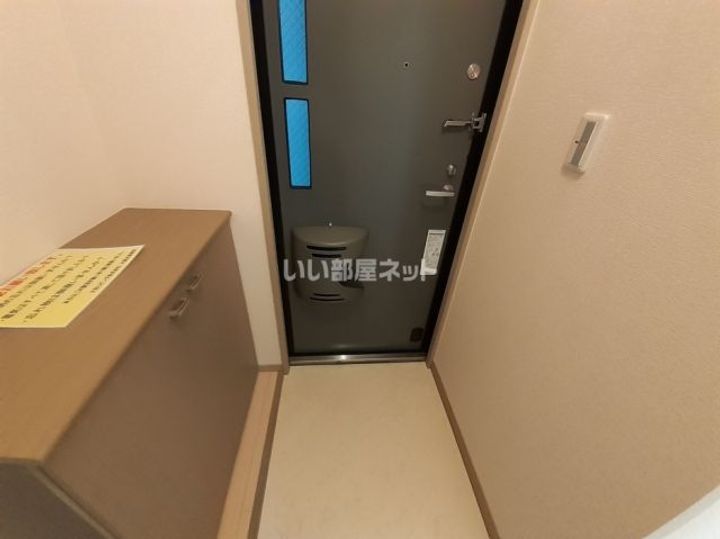 大阪府枚方市伊加賀西町(アパート)の賃貸物件の玄関