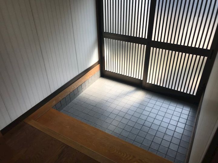 愛媛県四国中央市妻鳥町(一戸建)の賃貸物件の玄関