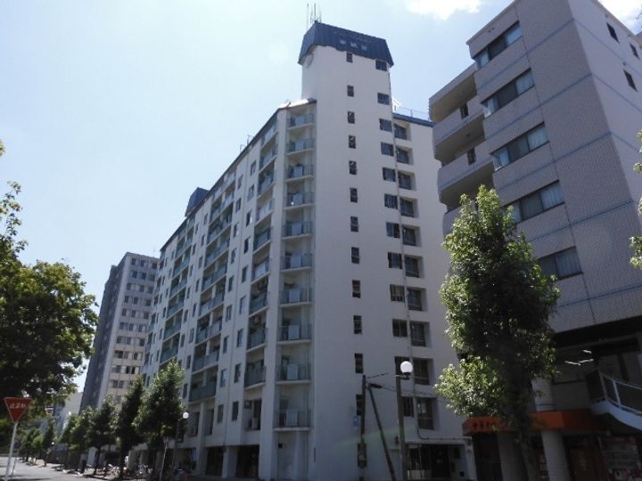 ロッコーマンション東観音コーポの外観