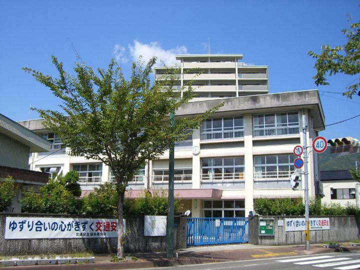 高知県高知市前里(一戸建)の賃貸物件の周辺