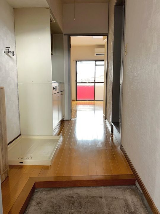 エムテス高畑の玄関