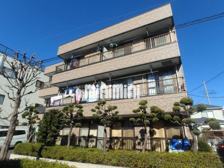 F houseの外観