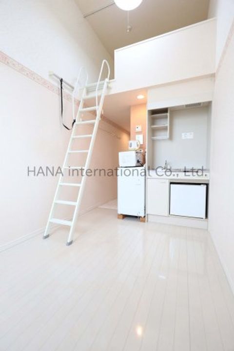 クレストコート横浜の居間