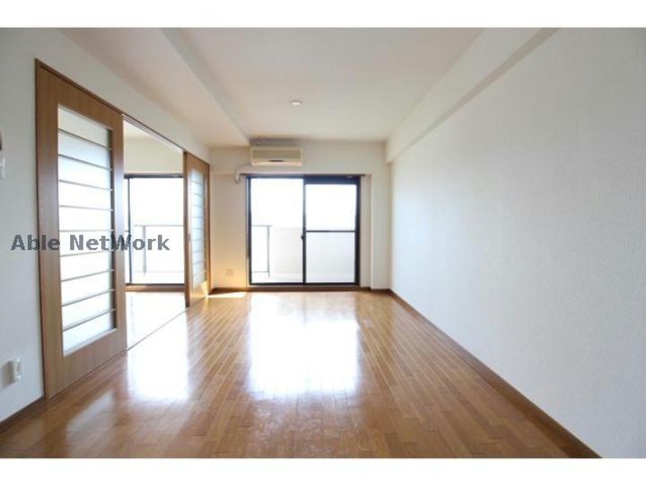 ハイグランディ塩冶の居間