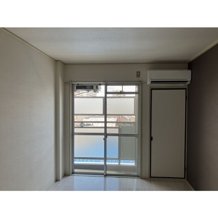 マンション常磐の居間