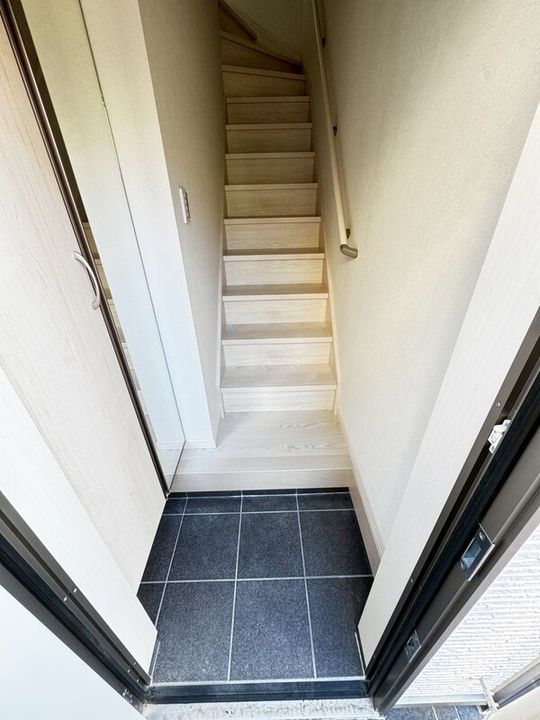 東京都立川市富士見町3(アパート)の賃貸物件の玄関