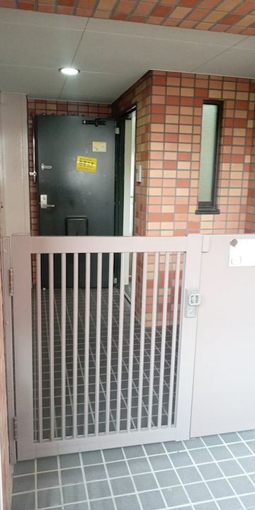 光が丘パークタウン四季の香弐番街 1号棟の玄関