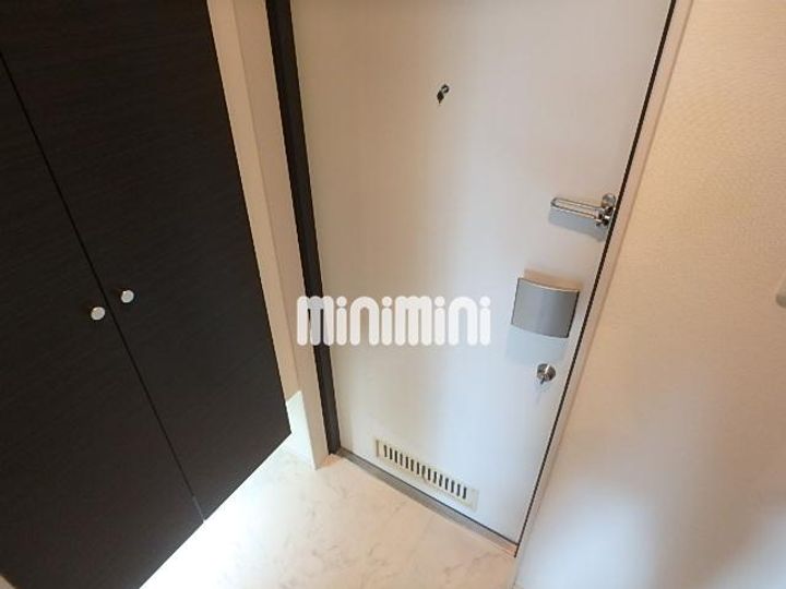 ソレアードTREの玄関