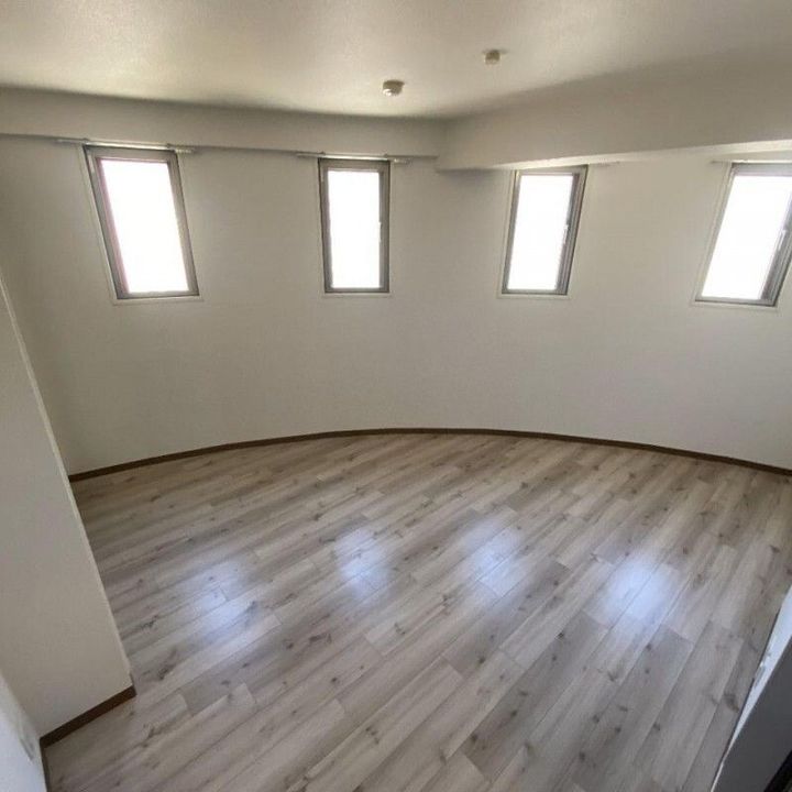 インペリアル新町の居間