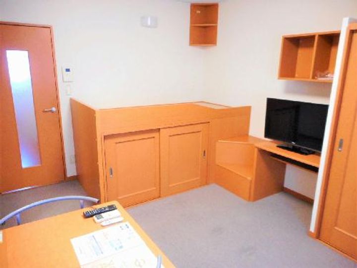 レオパレスボンジュールIVの居間