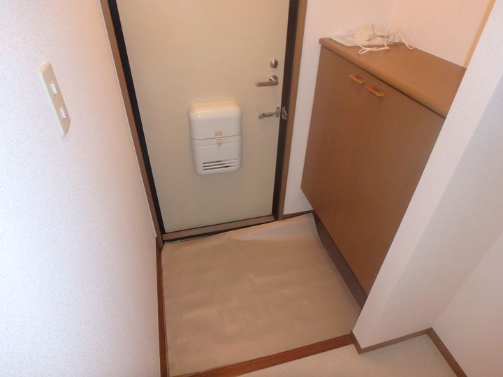 グリーンヒルズ八乙女の玄関