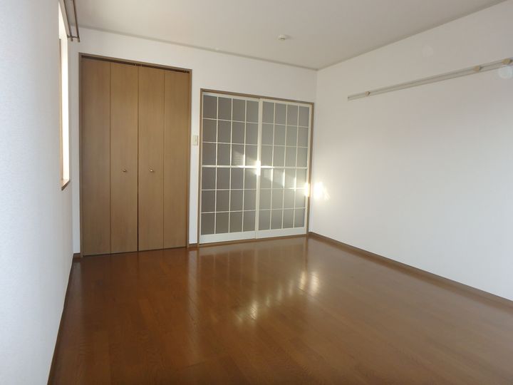 グリーンヒルズ八乙女の居間