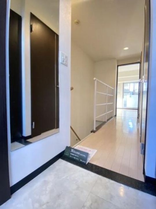 大阪府大阪市鶴見区鶴見5(マンション)の賃貸物件の玄関