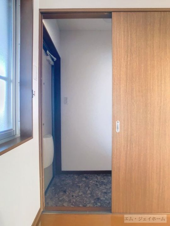 滋賀県野洲市久野部(マンション)の賃貸物件の玄関