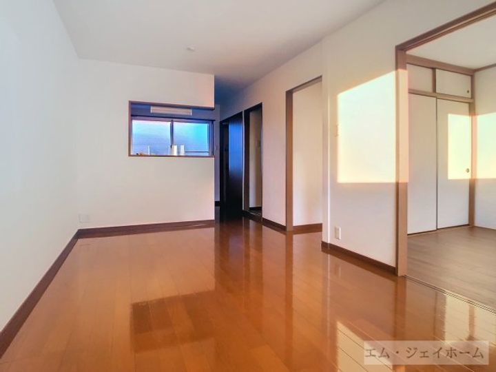 滋賀県野洲市久野部(マンション)の賃貸物件の居間