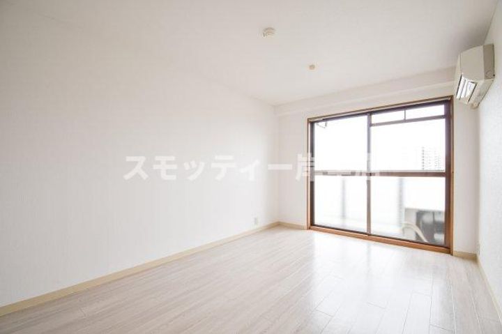 平田マンションの居間