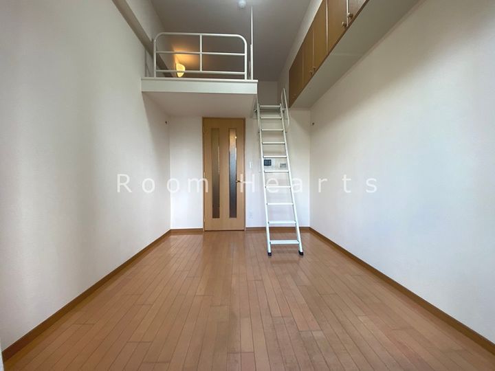 エステムコート梅田茶屋町デュアルスペースの居間