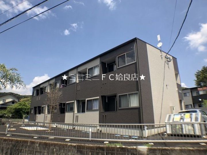 鹿児島県姶良市西餅田(アパート)の賃貸物件の外観