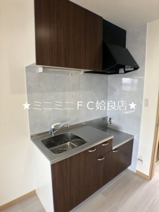 鹿児島県姶良市西餅田(アパート)の賃貸物件のキッチン