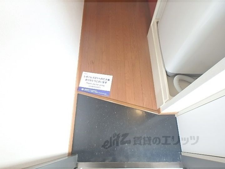 レオパレスモンフレールの玄関