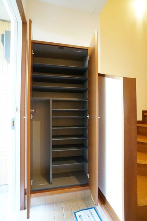 エクセル妙典の玄関