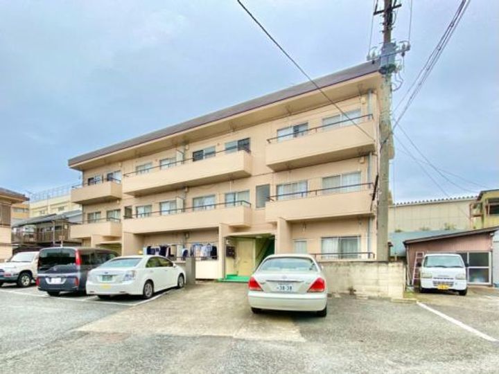 サンハイネス若木の外観