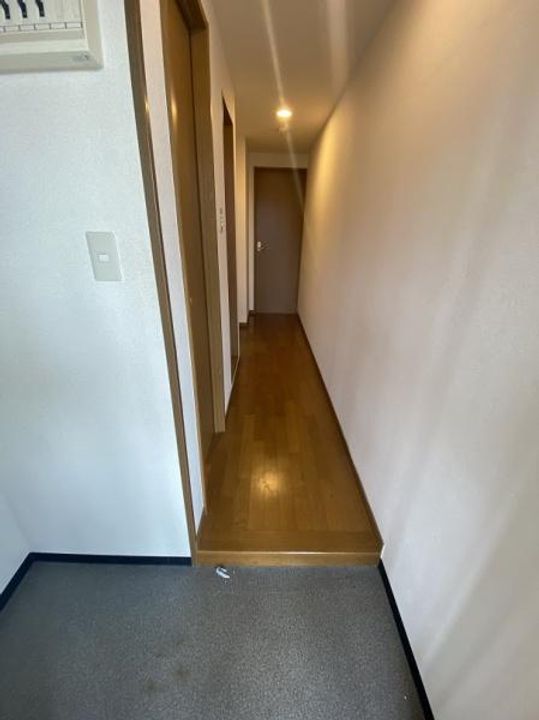 大阪府寝屋川市萱島信和町(マンション)の賃貸物件の玄関