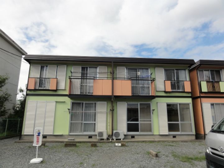 伊勢町コーポアンビシャスD棟の外観