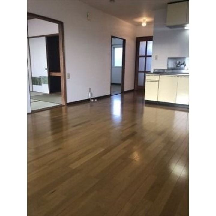 メゾンドピュアA棟の居間