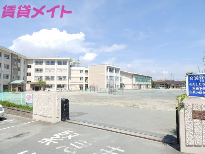 クリーンハイツ A棟の周辺