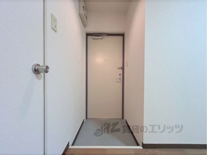 ファミール神宮前の玄関