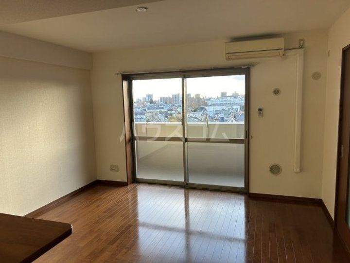 ヴィラージュエクセランの居間