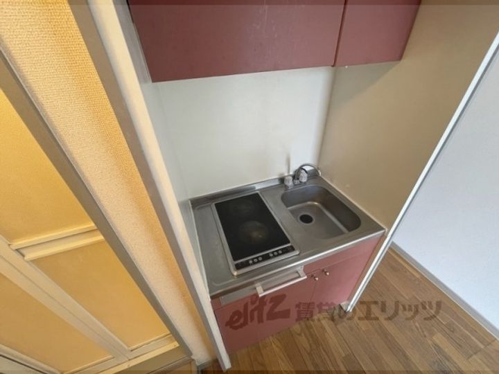 レオパレス冨田3のキッチン