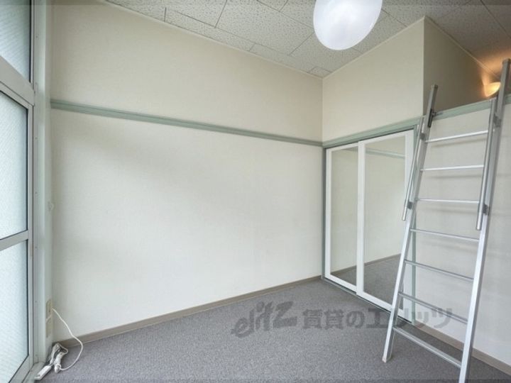 レオパレス冨田3の居間